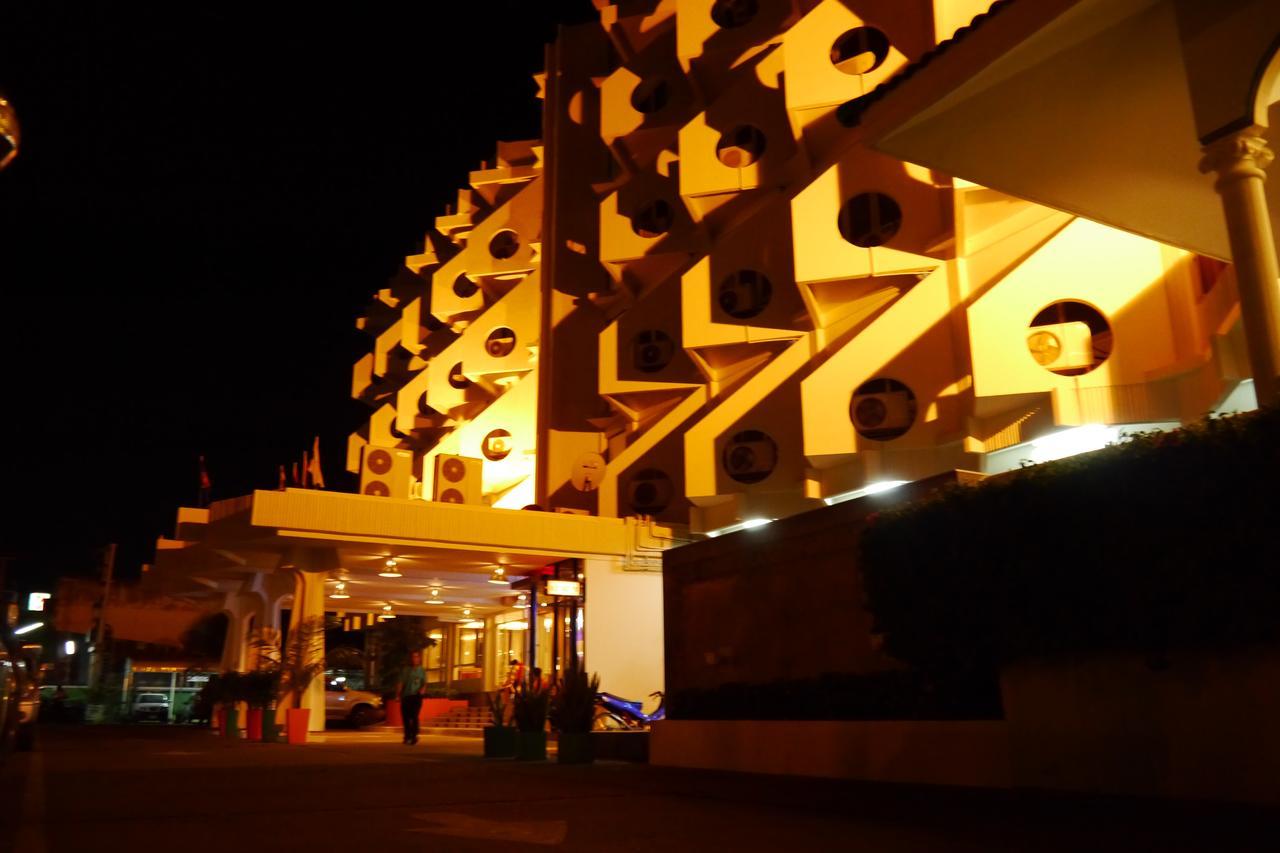 Lertnimit Hotel Chaiyaphum Exterior foto