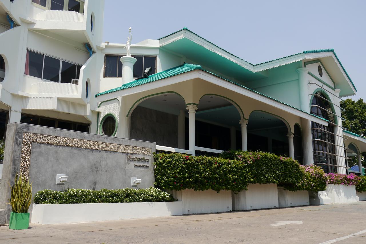 Lertnimit Hotel Chaiyaphum Exterior foto